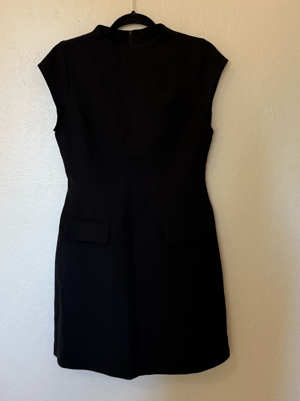 Commense Classic Black Cap-Sleeve Sheath Dress size medium